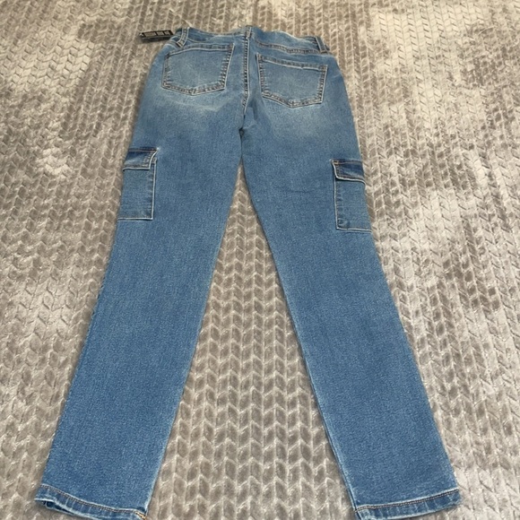 NWT Regeneration Celebrity Pink Mid-Rise Cargo Skinny Jeans.  Size 1/25. - Picture 6 of 9